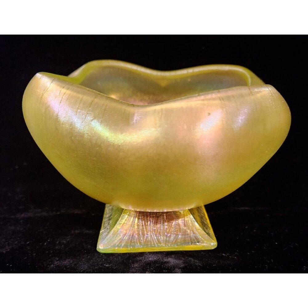 Northwood Uranium Glow Vaseline Stretch Glass Cupped Pinched Tree of Life Bowl - Picture 4 of 8